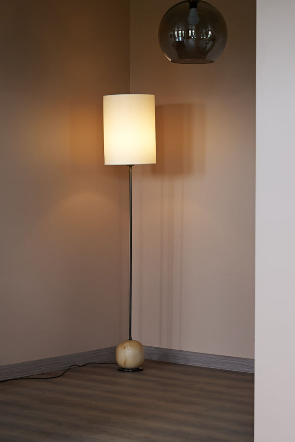 Varuna Floor Lamp